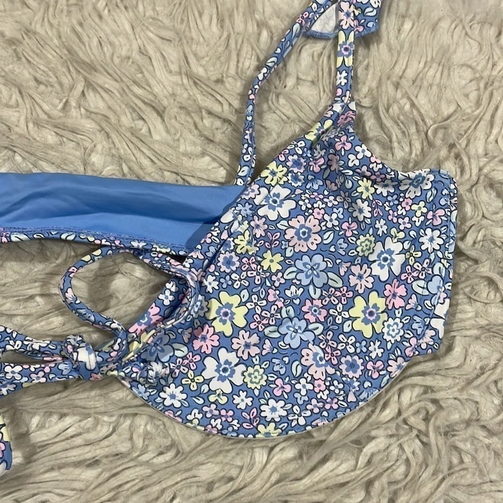 NWT Frankie’s bikinis Birdie Bikini top in springtime